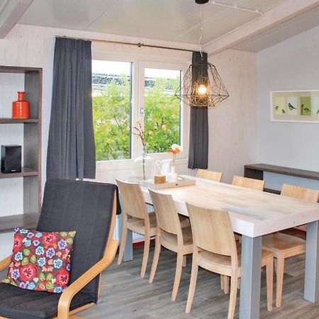 Nice Home In Sint-Annaland With Sauna المظهر الخارجي الصورة