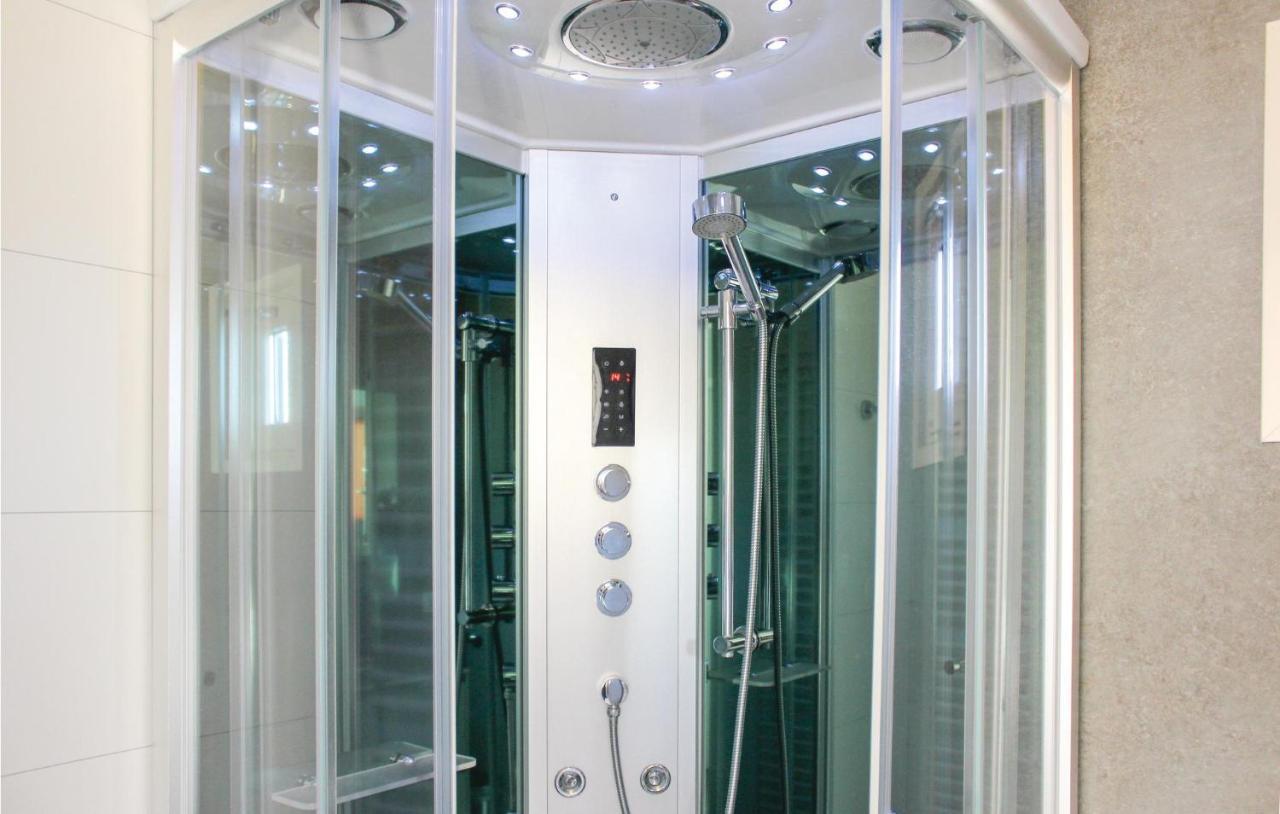 Nice Home In Sint-Annaland With Sauna المظهر الخارجي الصورة